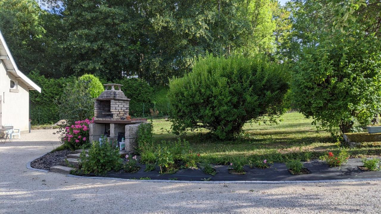 Au 157 - Locations Contrexéville Exteriér fotografie